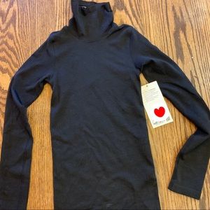 Lululemon black Yin Vibes turtleneck top size 2 🖤
